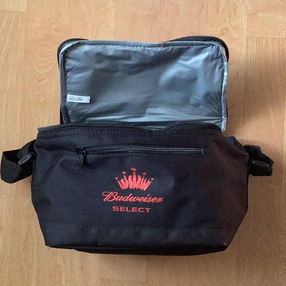 Men Budweiser insulated lunch pack. New